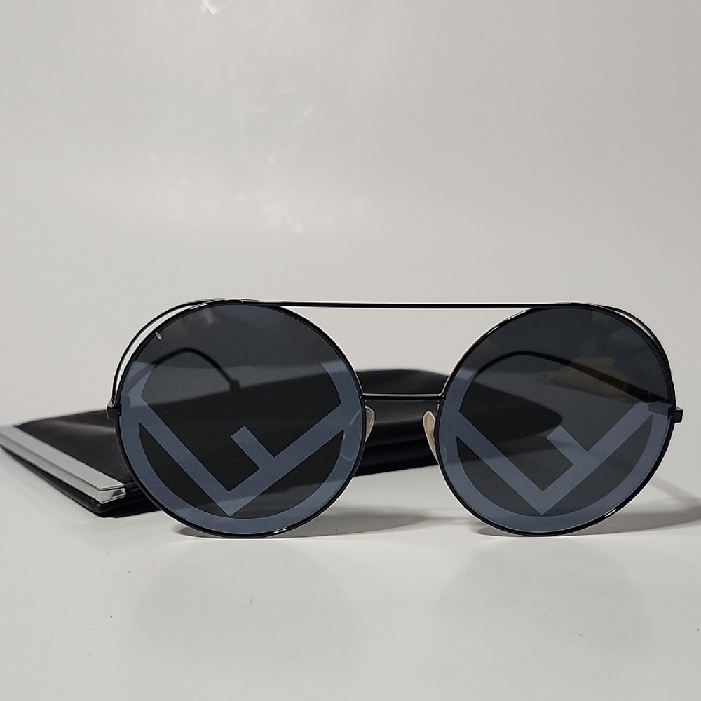 Fendi Black Round Sunglasses with Logo